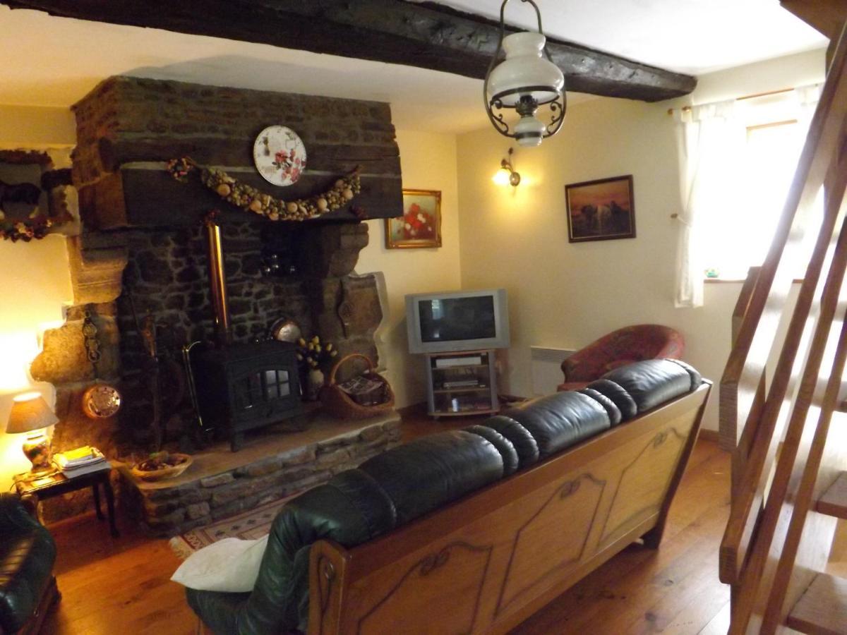 Beautiful 3-Bed Cottage In Passais-Villages Saint-Simeon  Exterior photo