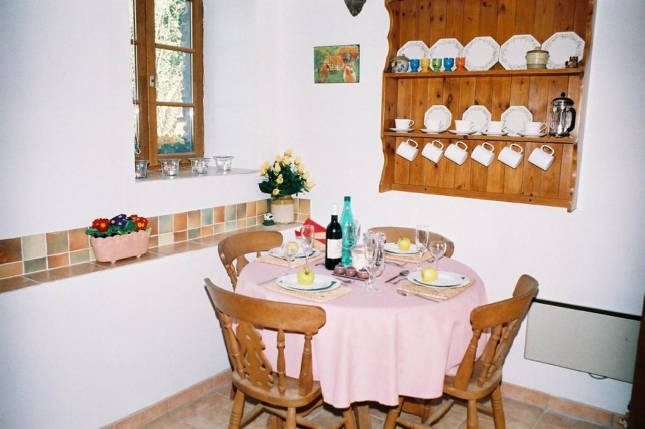 Beautiful 3-Bed Cottage In Passais-Villages Saint-Simeon  Exterior photo